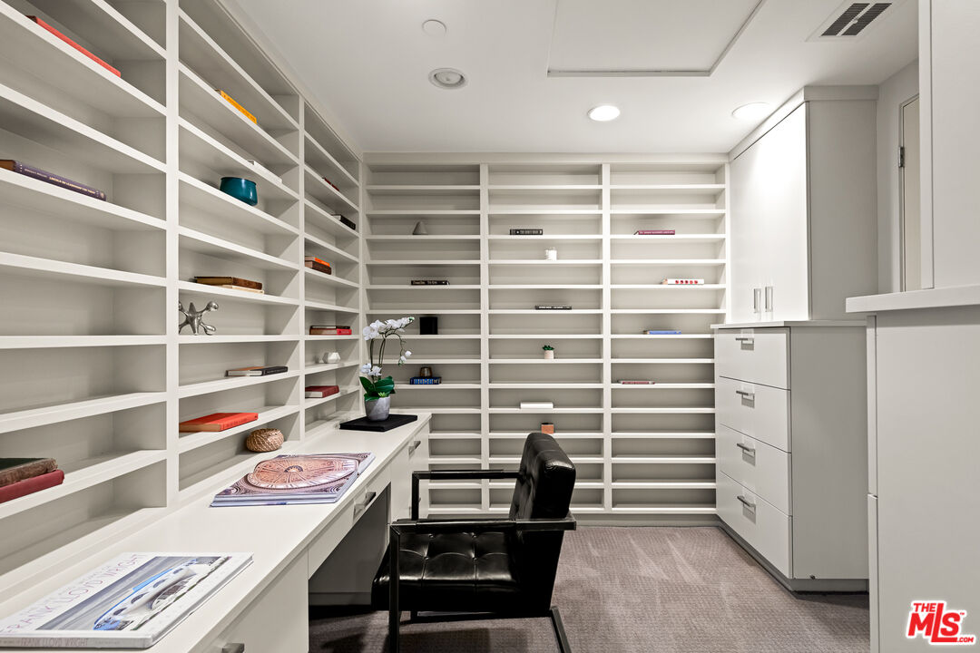 3114 Streamview Lane Studio City, CA 91604 - Photo 12 of 75