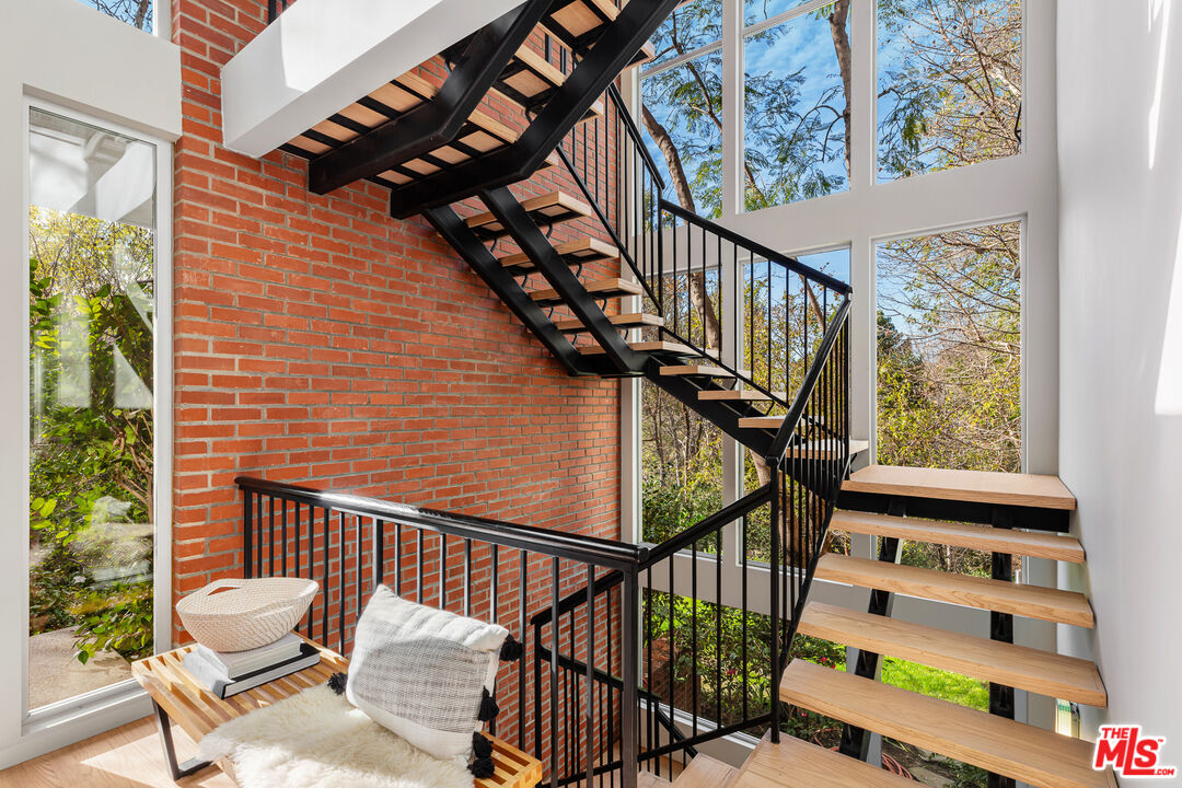 3114 Streamview Lane Studio City, CA 91604 - Photo 20 of 75