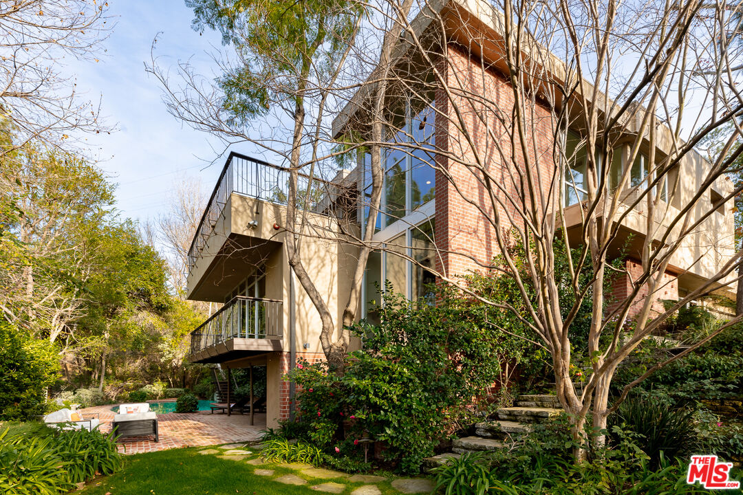 3114 Streamview Lane Studio City, CA 91604 - Photo 36 of 75 a view of a house with a yard