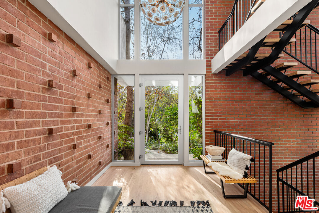 3114 Streamview Lane Studio City, CA 91604 - Photo 4 of 75