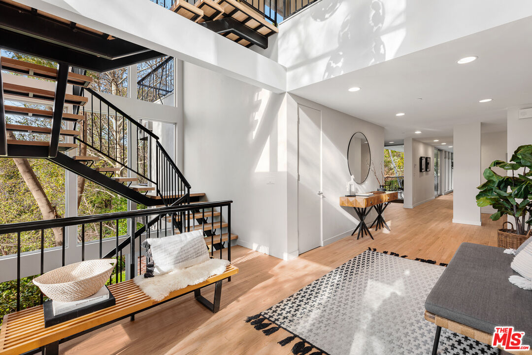 3114 Streamview Lane Studio City, CA 91604 - Photo 5 of 75