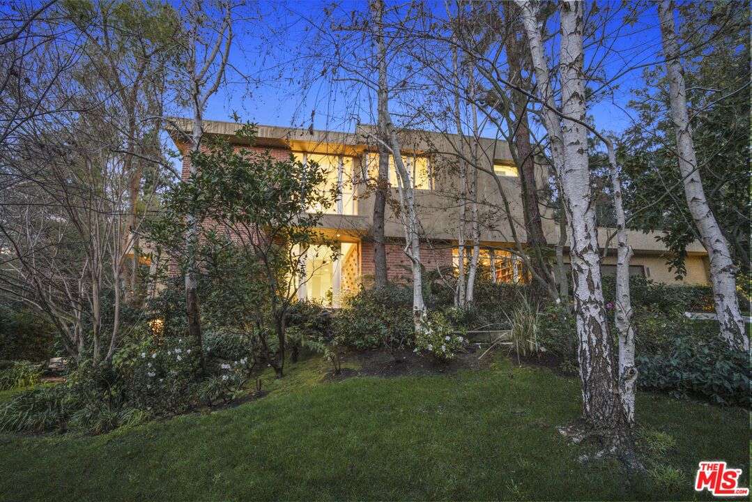 3114 Streamview Lane Studio City, CA 91604 - Photo 67 of 75