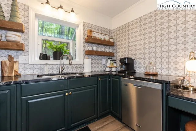 $439,900 | 216 Saddle Lane, Deep Gap, NC 28618