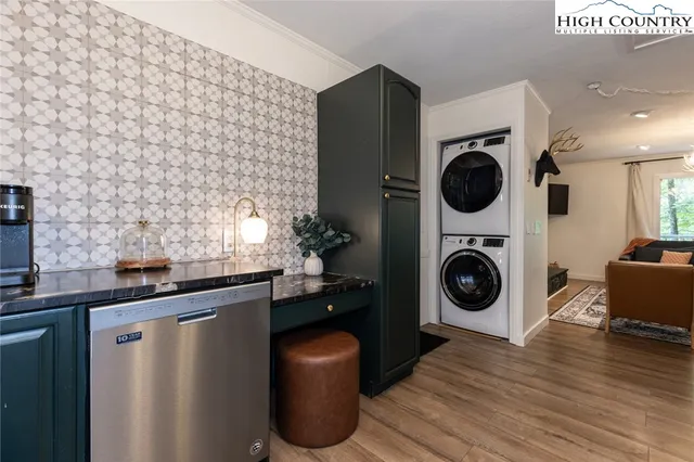 $439,900 | 216 Saddle Lane, Deep Gap, NC 28618