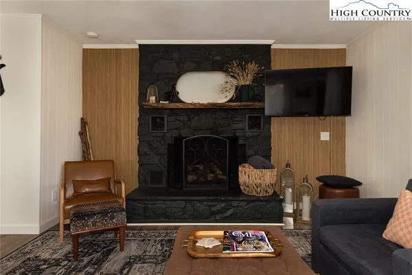 $425,000 | 216 Saddle Lane, Deep Gap, NC 28618