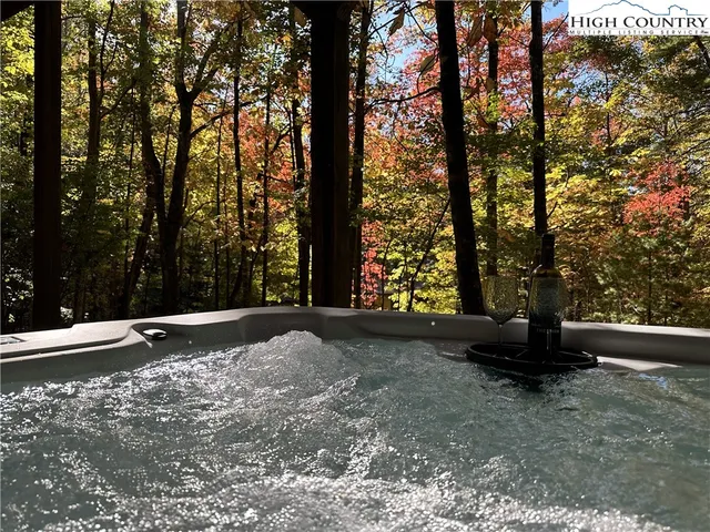 $439,900 | 216 Saddle Lane, Deep Gap, NC 28618