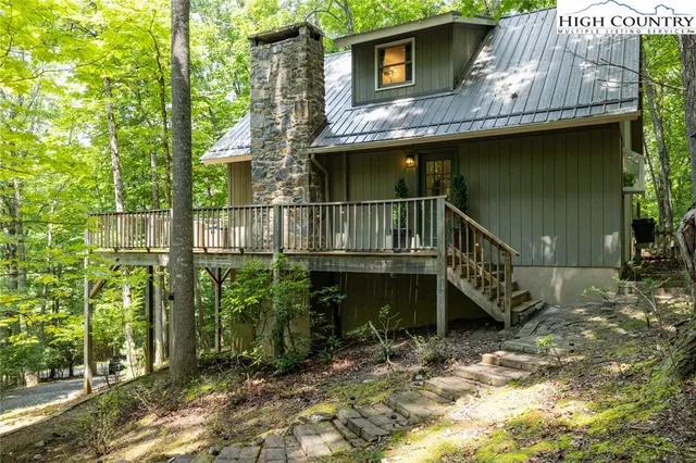 $439,900 | 216 Saddle Lane, Deep Gap, NC 28618