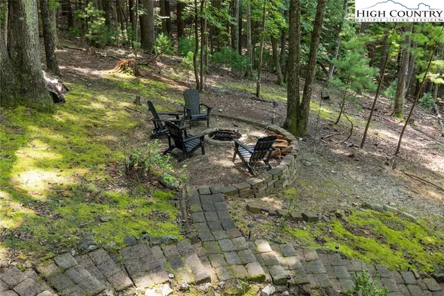 $439,900 | 216 Saddle Lane, Deep Gap, NC 28618