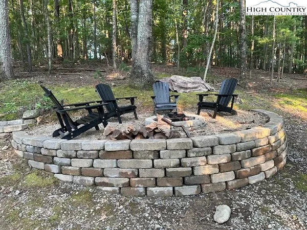 $425,000 | 216 Saddle Lane, Deep Gap, NC 28618