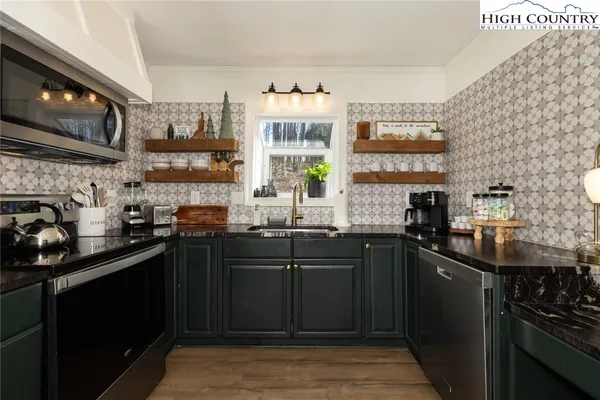 $425,000 | 216 Saddle Lane, Deep Gap, NC 28618