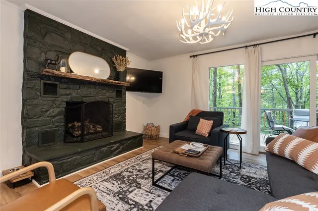 $439,900 | 216 Saddle Lane, Deep Gap, NC 28618