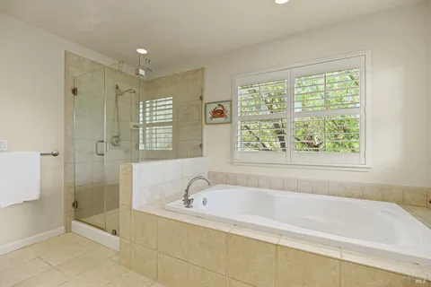 $1,290,000 | 68 Pinheiro Circle, Novato, CA 94945