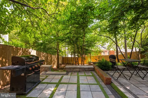 $1,049,900 | 5706 9th Road North, Arlington, VA 22205