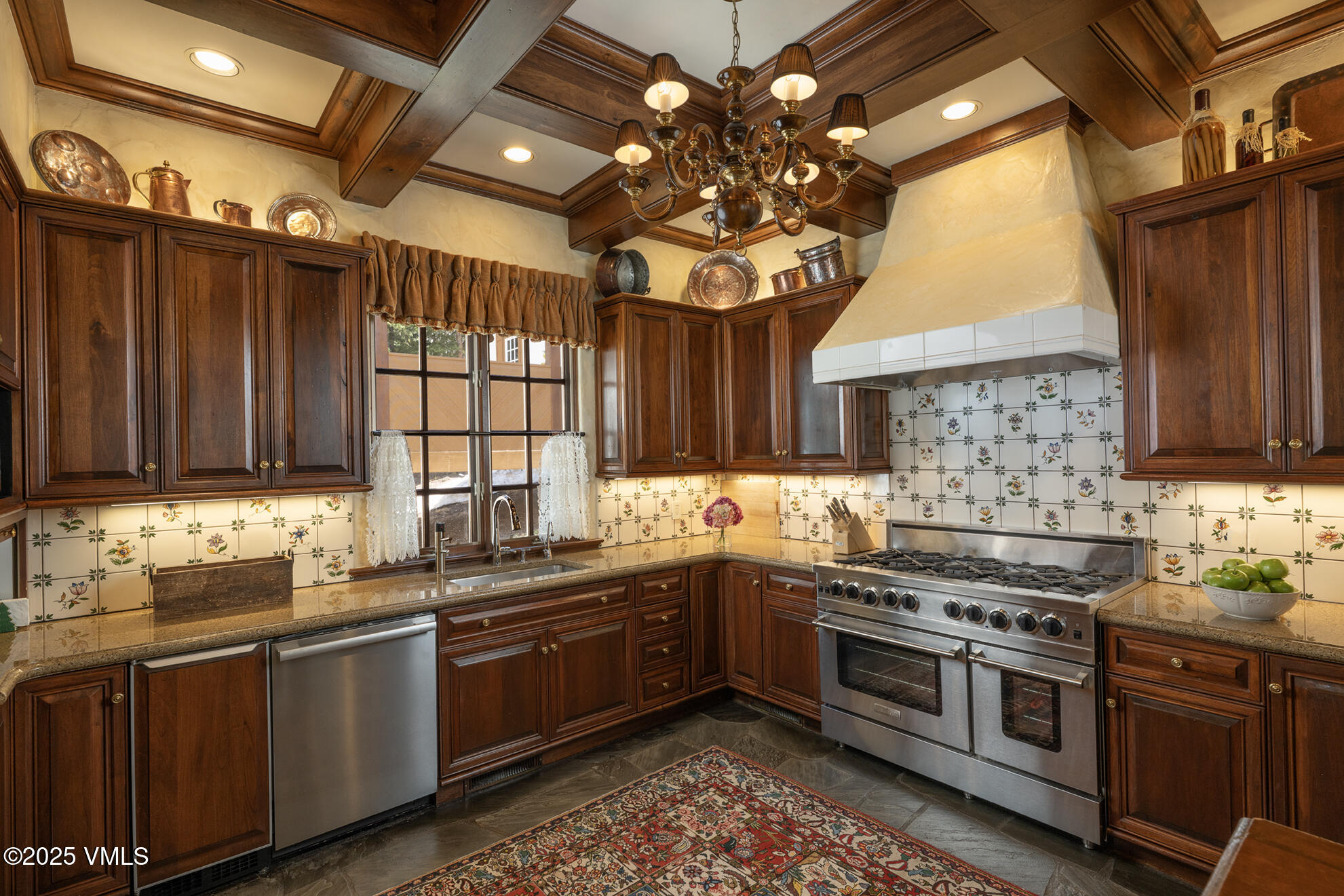 443 Beaver Dam Road Vail, CO 81657 - Photo 8 of 36 SFB_3720