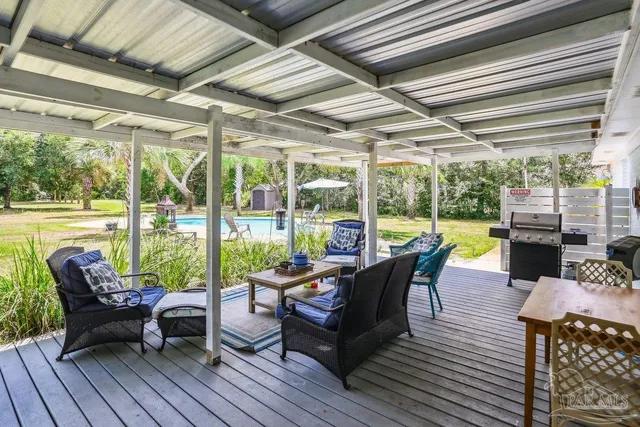 a view of a livingroom with furniture