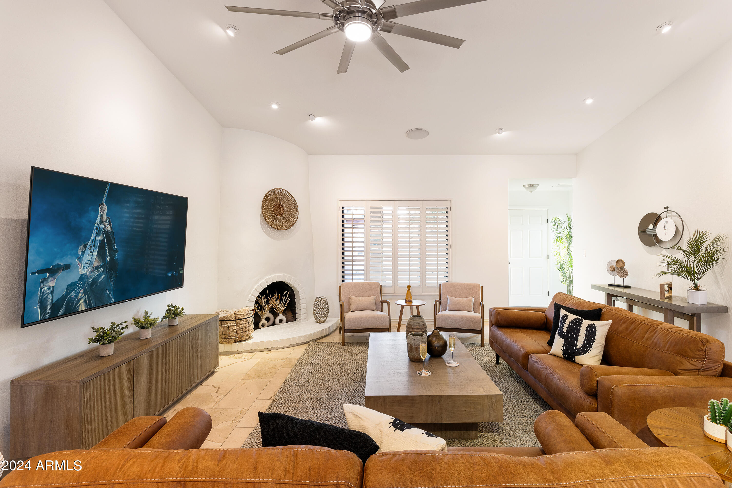 6124 East Delcoa Avenue Scottsdale, AZ 85254 - Photo 13 of 80 PropertyImageCo_6124EDelcoaAve_WEB-43