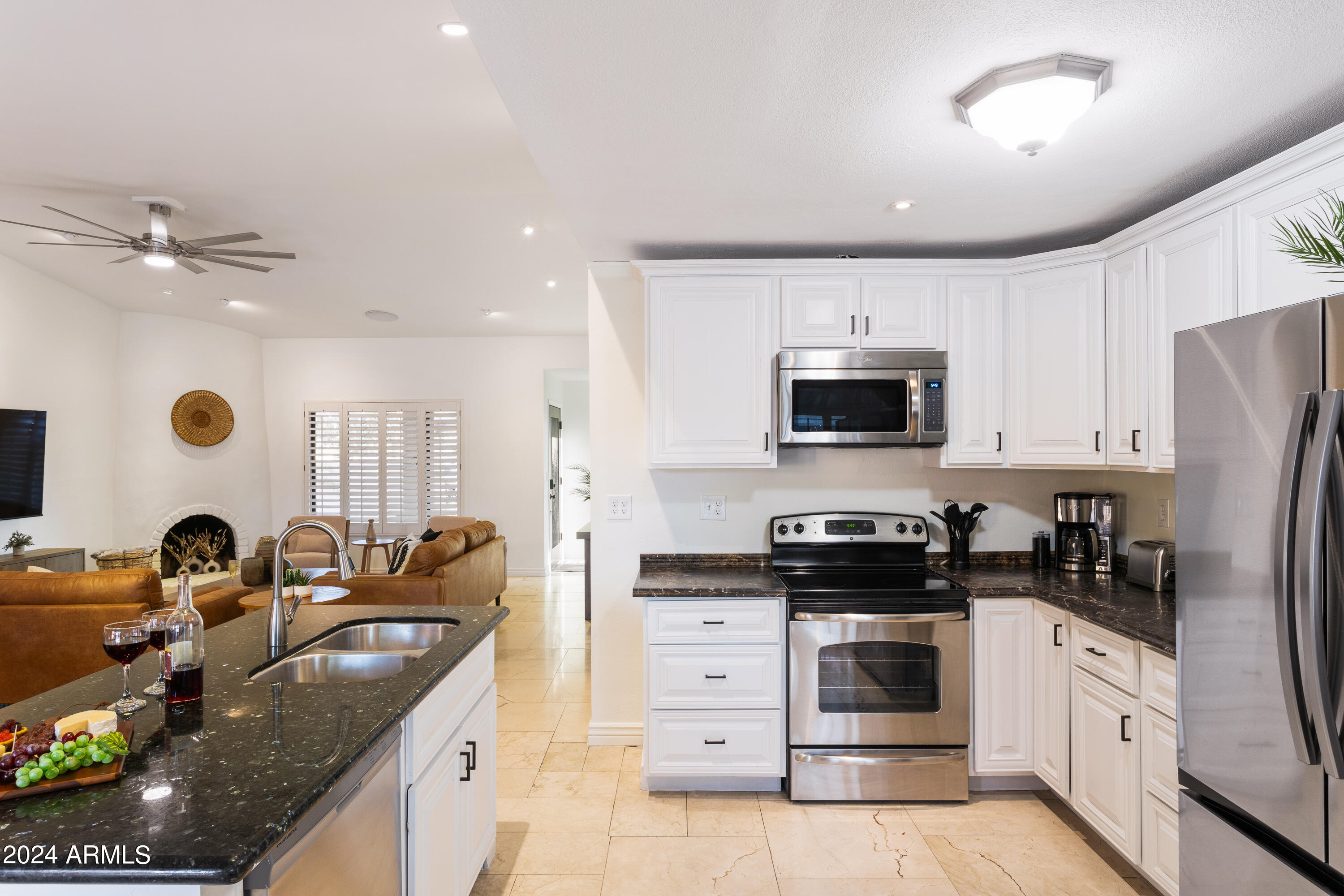 6124 East Delcoa Avenue Scottsdale, AZ 85254 - Photo 14 of 80 PropertyImageCo_6124EDelcoaAve_WEB-38