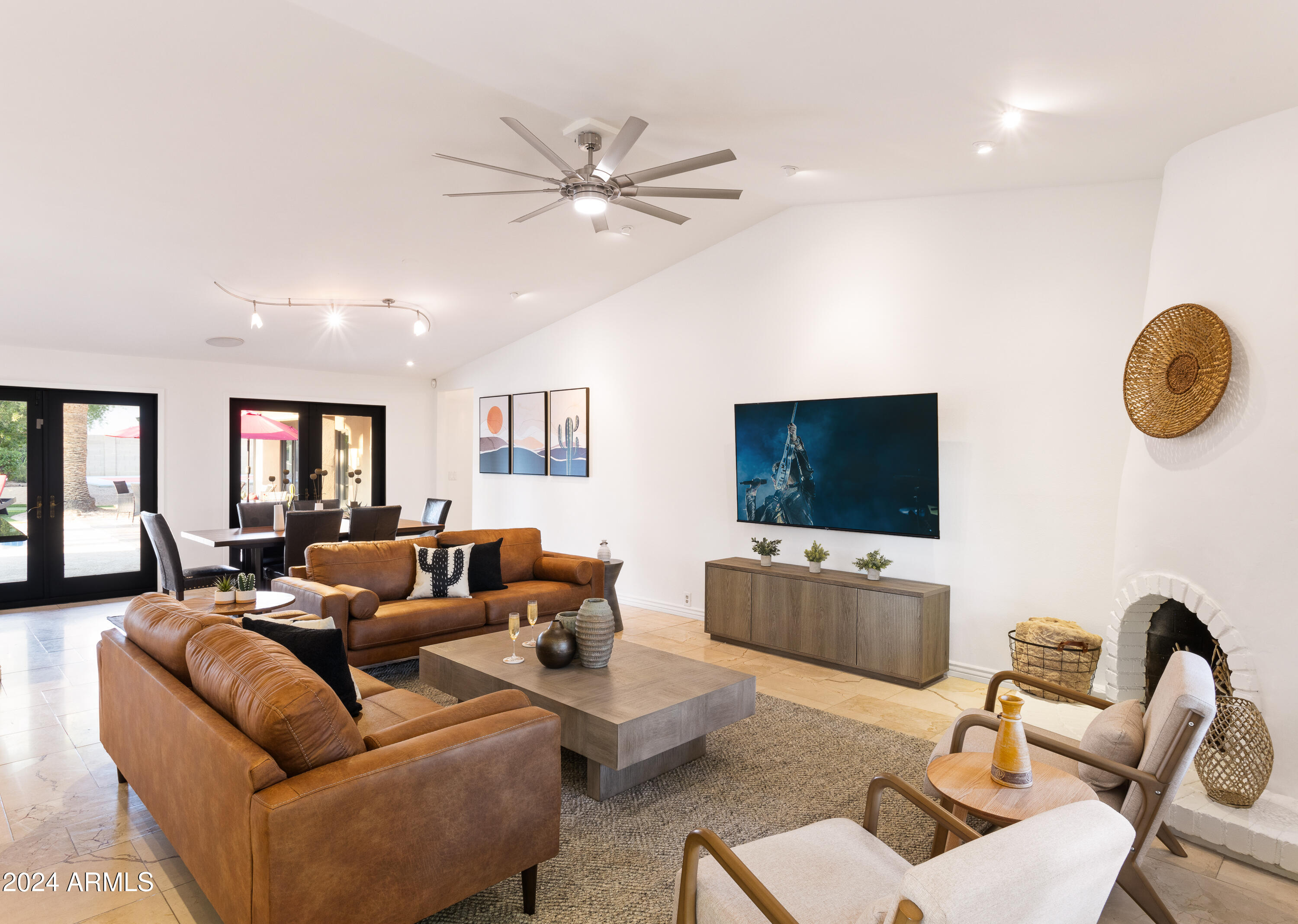 6124 East Delcoa Avenue Scottsdale, AZ 85254 - Photo 8 of 80 PropertyImageCo_6124EDelcoaAve_WEB-31