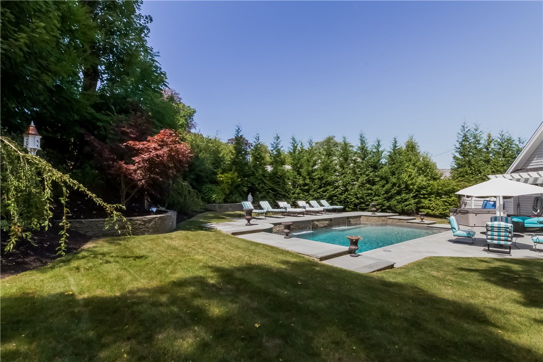 171 Eustis Avenue Newport, RI 02840 - Photo 13 of 39