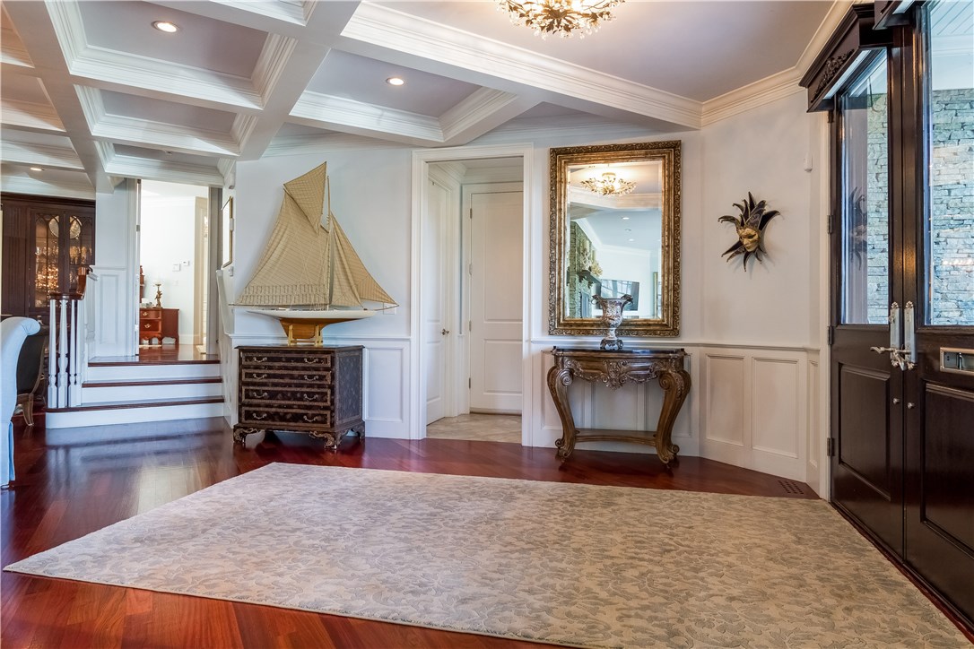 171 Eustis Avenue Newport, RI 02840 - Photo 16 of 39 Spacious greeting area