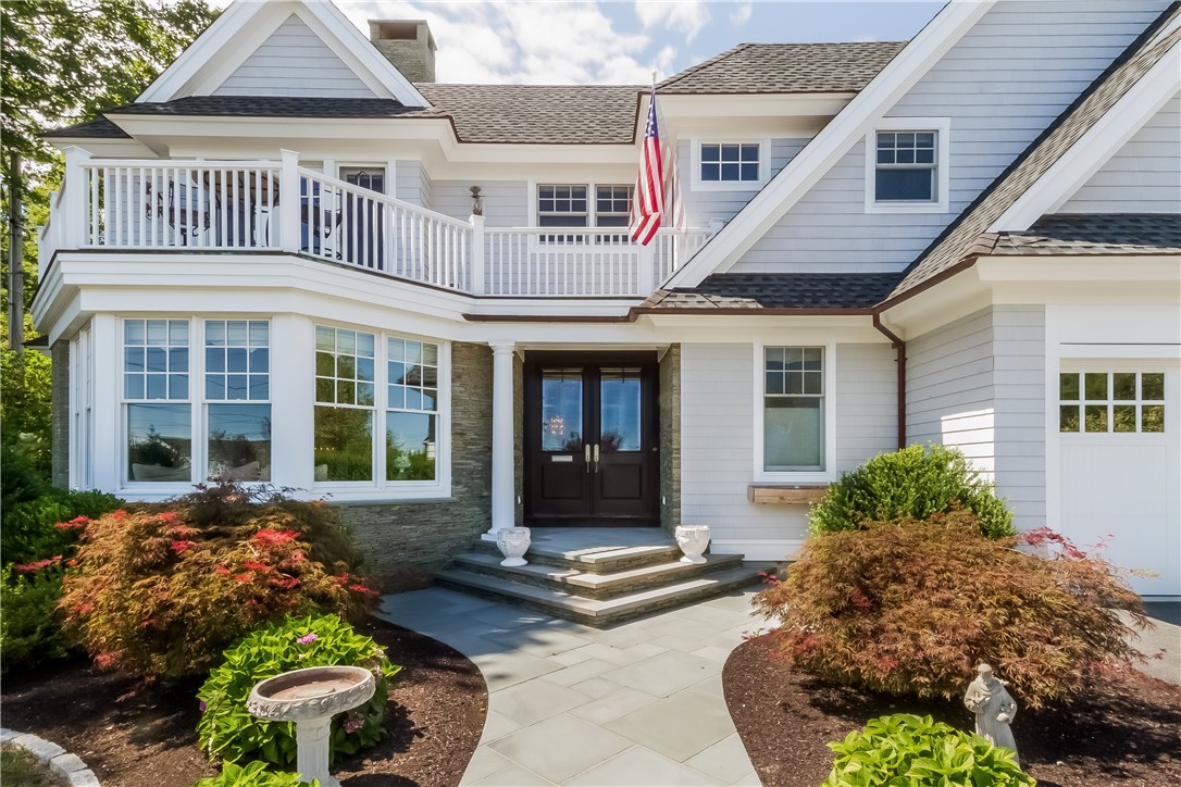171 Eustis Avenue Newport, RI 02840 - Photo 4 of 39