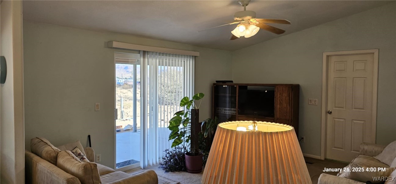3746 Aguila Road Golden Valley, AZ 86413 - Photo 31 of 48 Living Room