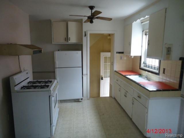 9270 Evergreen Road Detroit, MI 48228 - Photo 7 of 10 DSC07541 dated.JPG