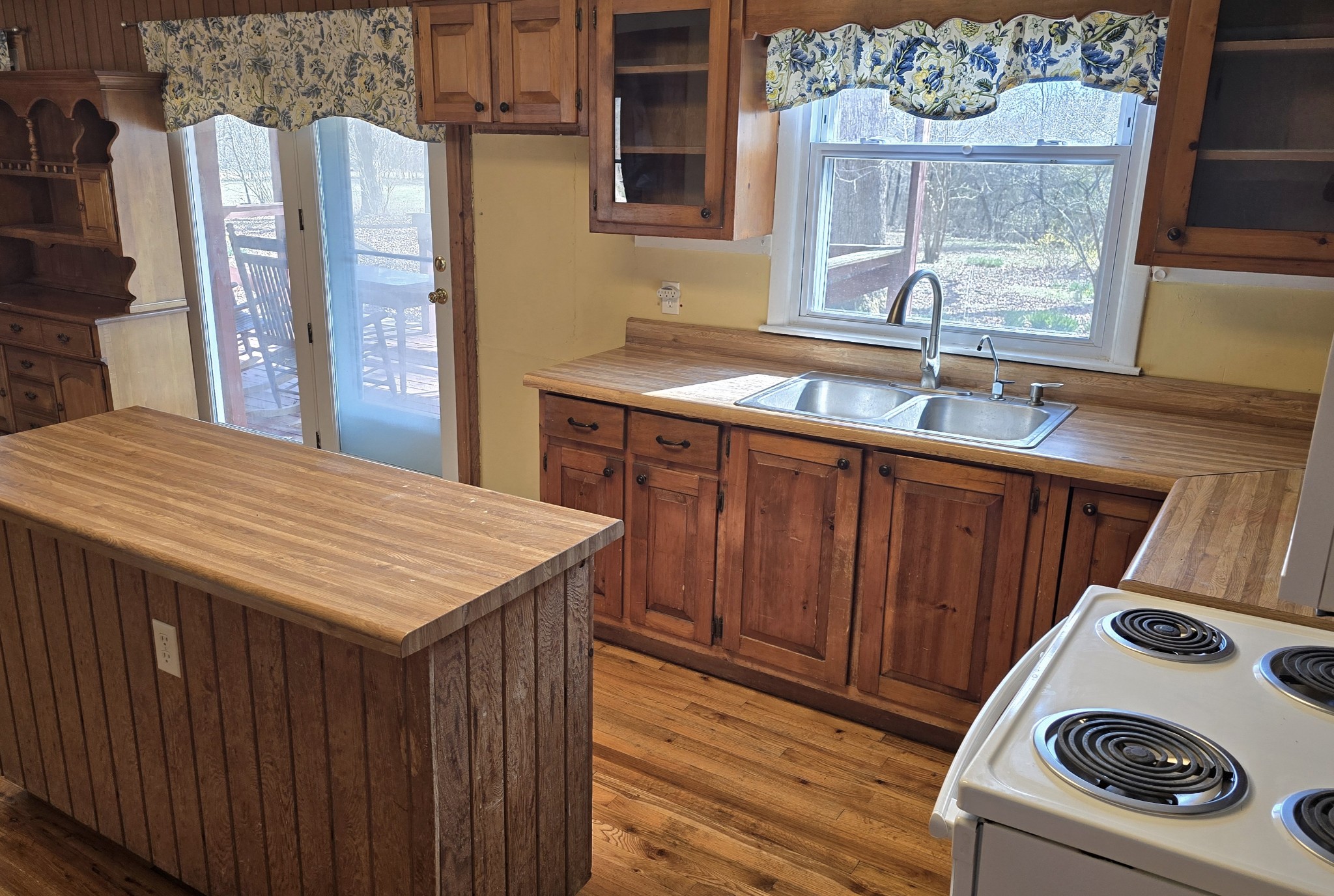 3467 Shouse Road Santa Fe, TN 38482 - Photo 21 of 55 a utility room with dryer and washer