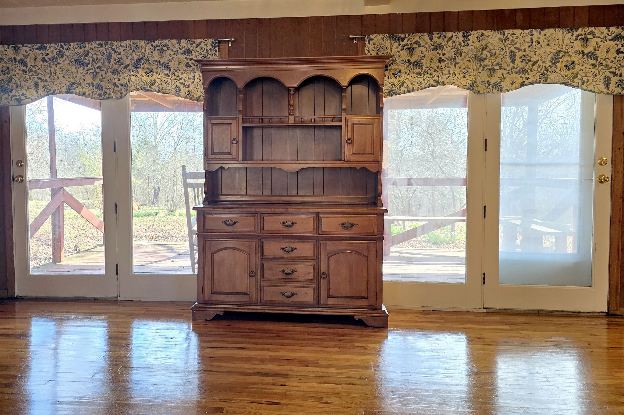 3467 Shouse Road Santa Fe, TN 38482 - Photo 22 of 55 a view of a living room with wooden floor