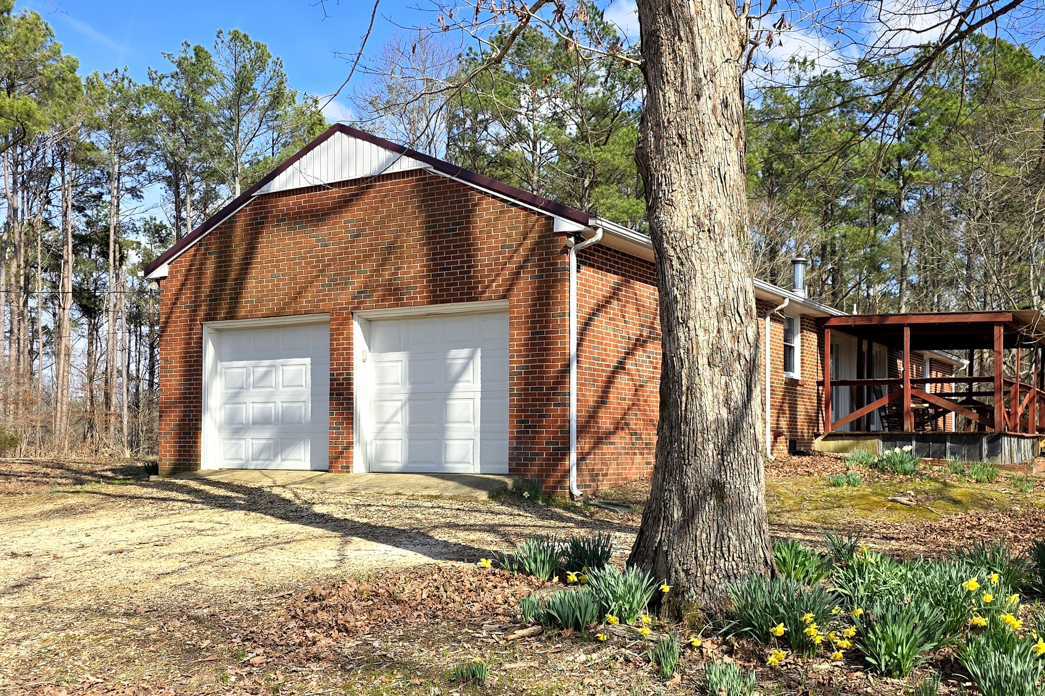 3467 Shouse Road Santa Fe, TN 38482 - Photo 35 of 55 a backyard of a house with yard and outdoor seating