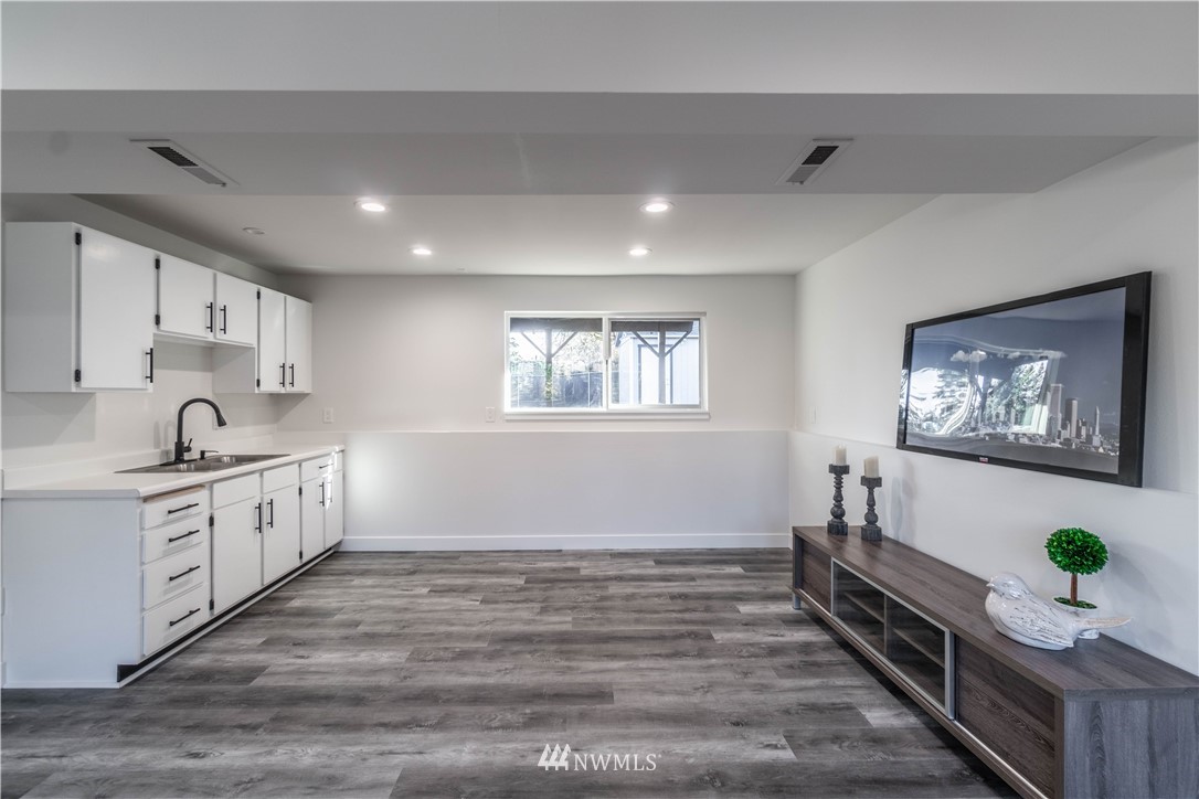4427 Southeast 4th Street Renton, WA 98059 - Photo 24 of 37