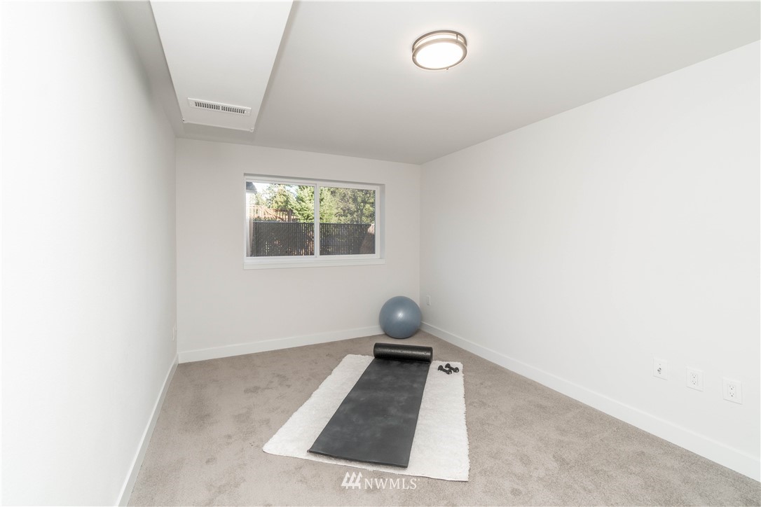 4427 Southeast 4th Street Renton, WA 98059 - Photo 29 of 37