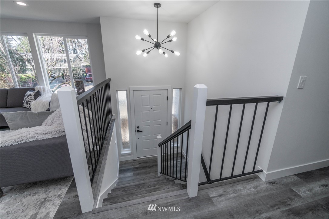 4427 Southeast 4th Street Renton, WA 98059 - Photo 5 of 37