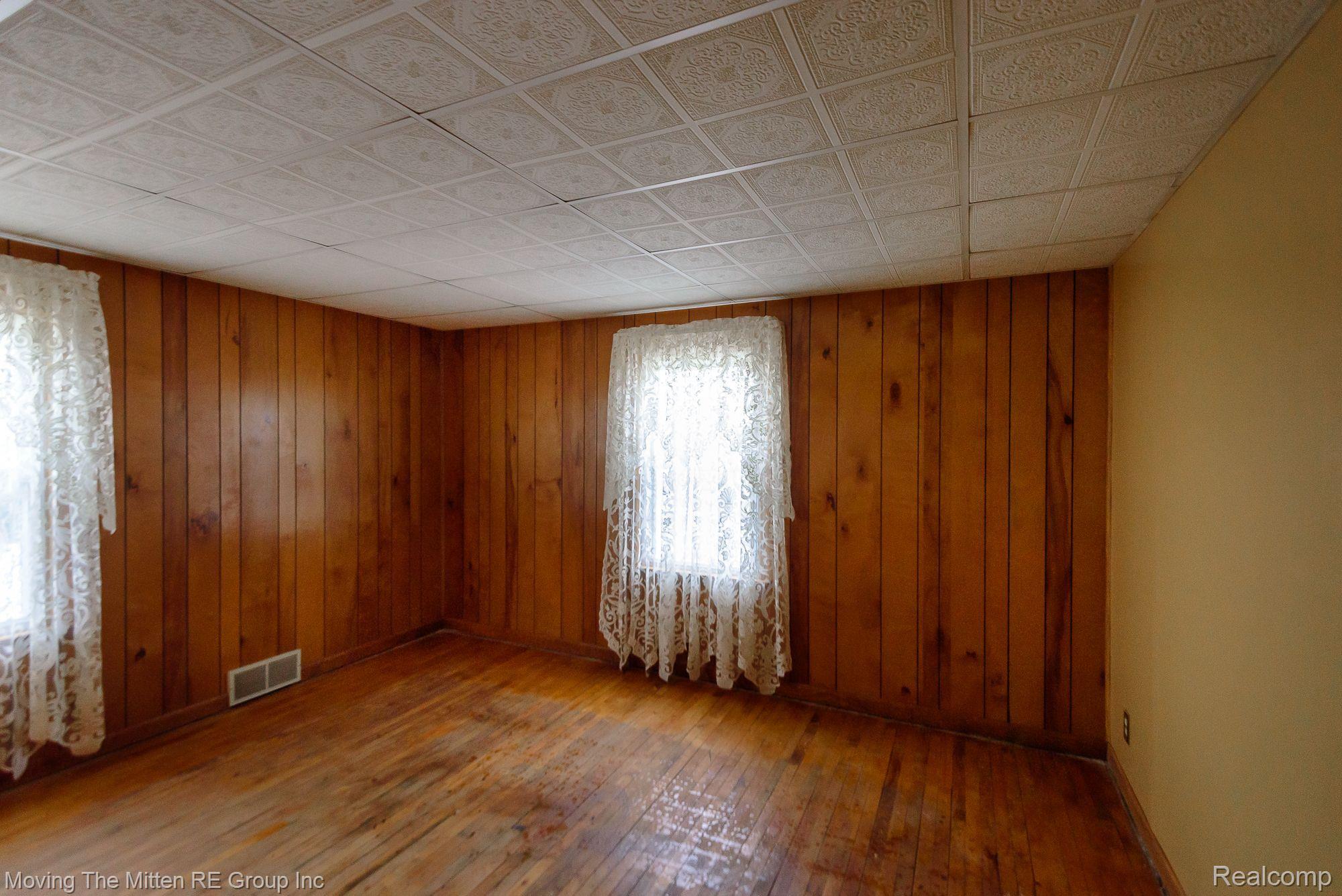 27610 Wick Road Romulus, MI 48174 - Photo 12 of 38 Gallery Image 12