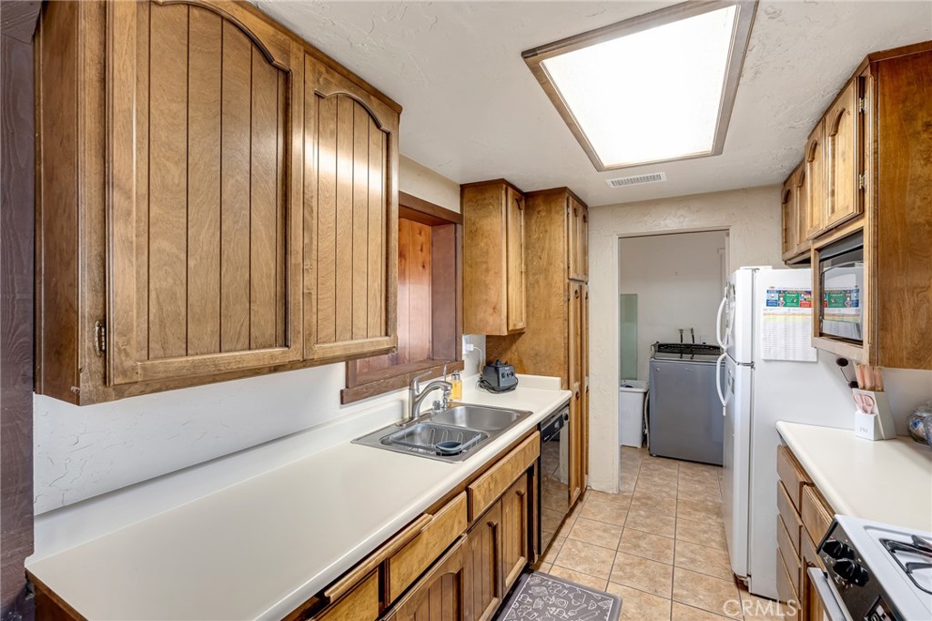 20936 Wigwam Road Apple Valley, CA 92307 - Photo 16 of 47