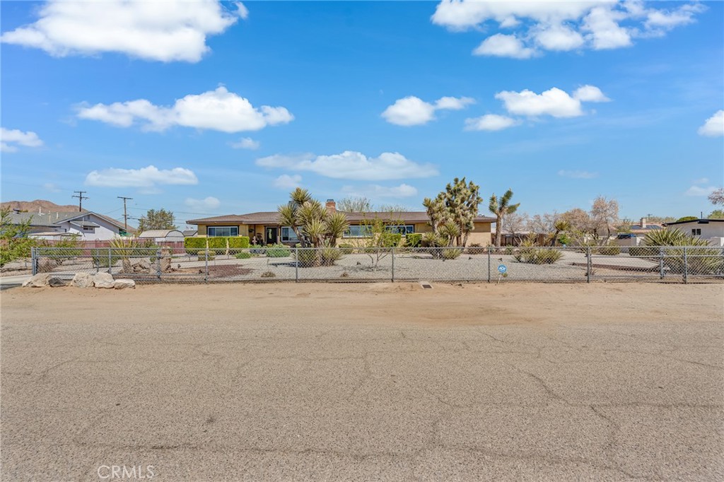 20936 Wigwam Road Apple Valley, CA 92307 - Photo 3 of 47