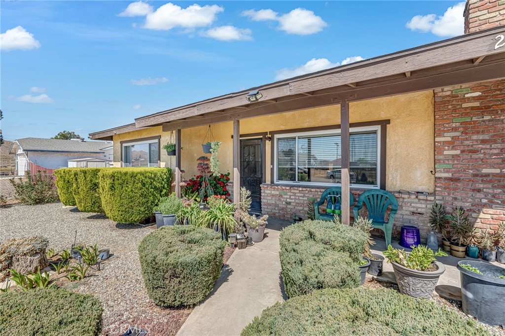 20936 Wigwam Road Apple Valley, CA 92307 - Photo 5 of 47
