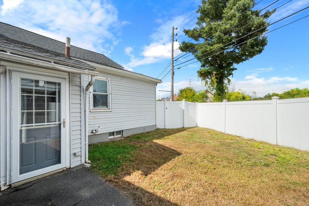 97 Mechanic Street Westfield, MA 01085 - Photo 35 of 40