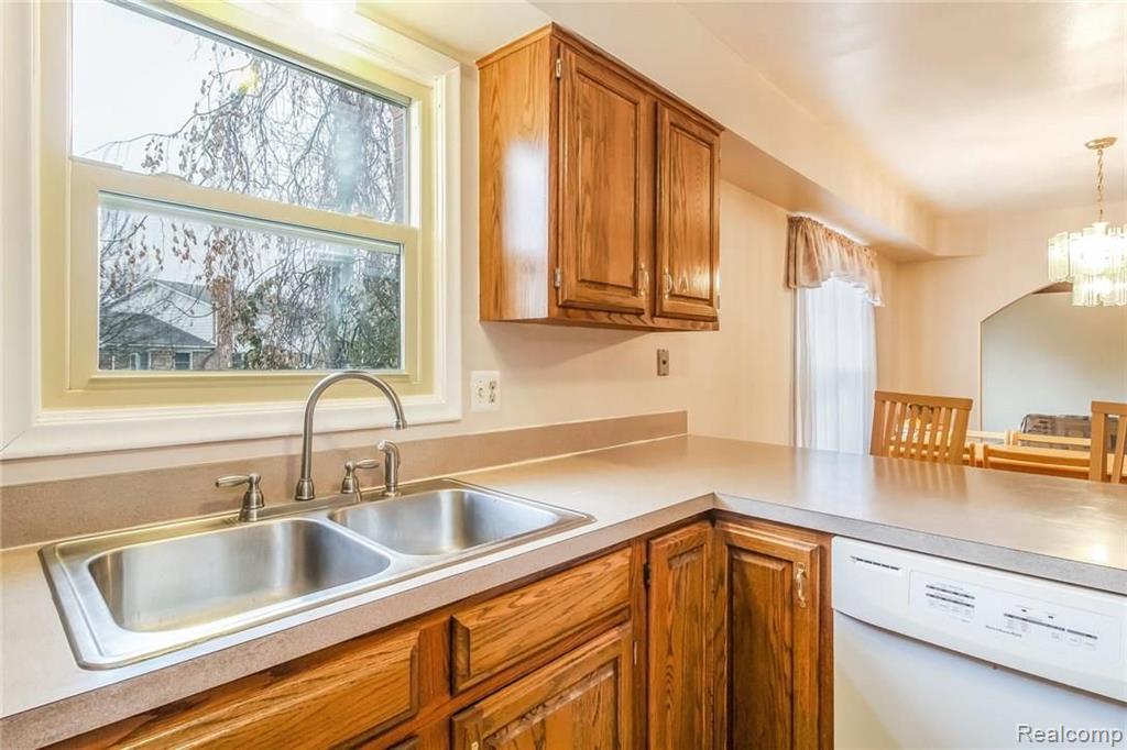 3353 Palm Aire Court Rochester Hills, MI 48309 - Photo 15 of 43