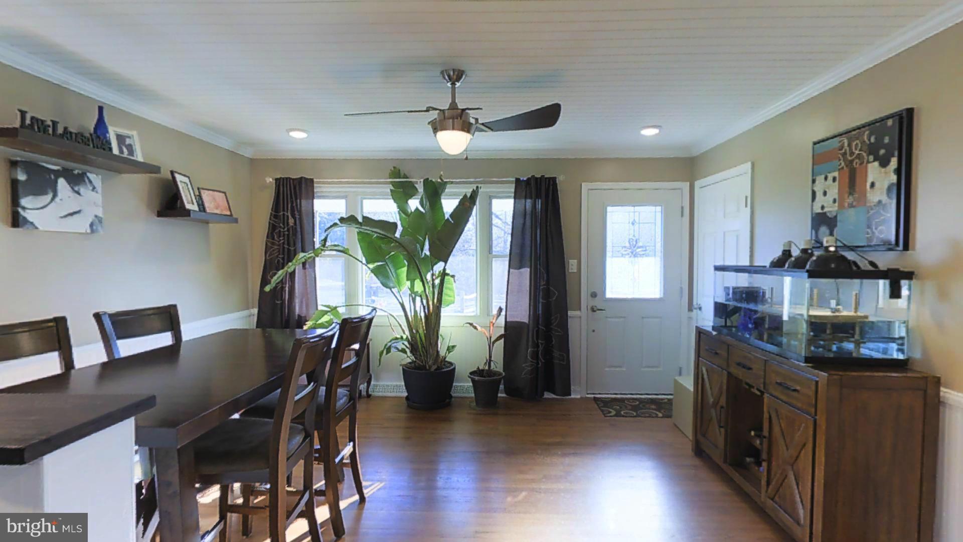 6922 Plantation Road New Market, MD 21774 - Photo 3 of 30 Living Room