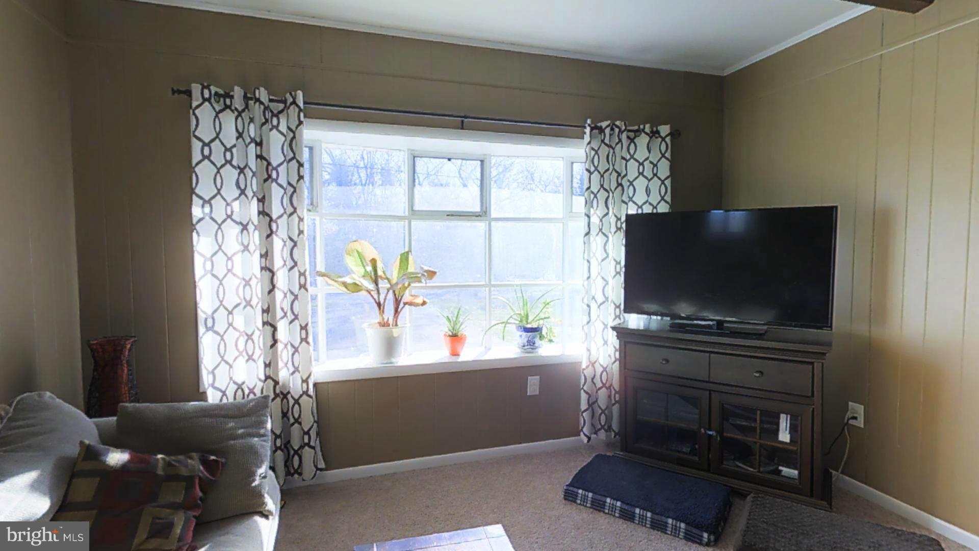 6922 Plantation Road New Market, MD 21774 - Photo 9 of 30 Family Room