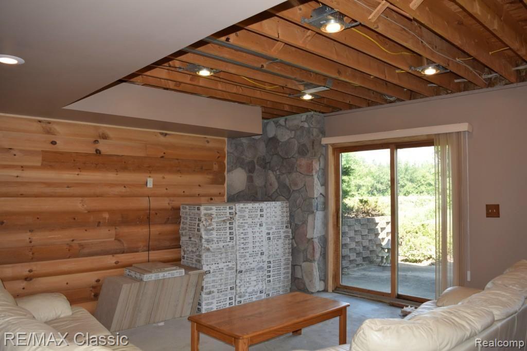 4652 Burgess Road Pinckney, MI 48169 - Photo 35 of 48 DSC_0104.jpg