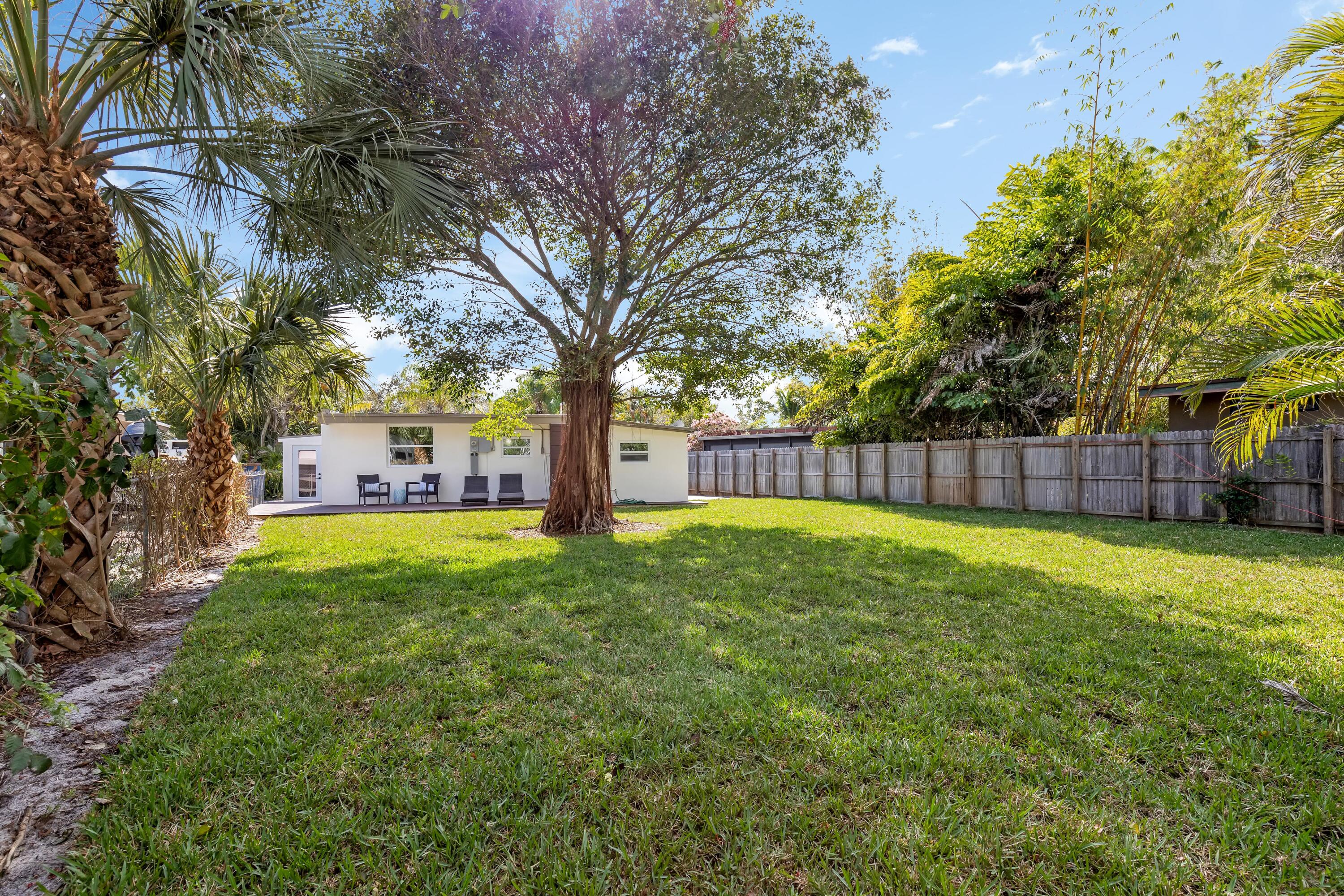 463 Manchester Street Boca Raton, FL 33487 - Photo 12 of 12 Back Yard