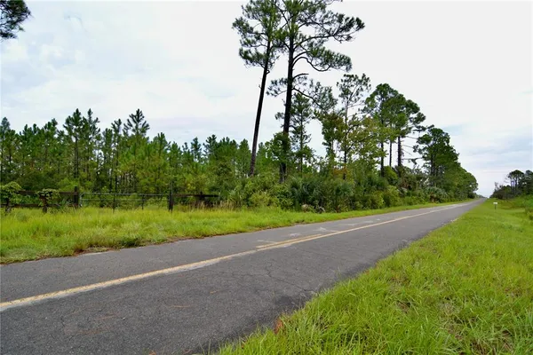 a view of an outdoor space