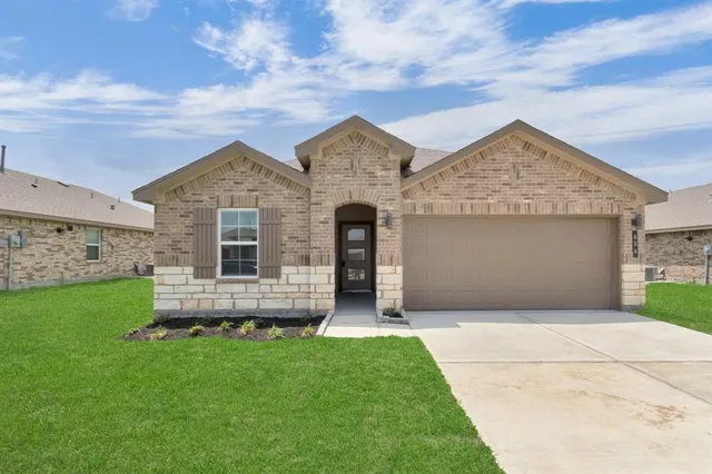 $2,500 | 606 Thunder Cloud Drive, Baytown, TX 77523