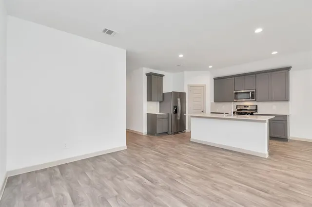 $2,500 | 606 Thunder Cloud Drive, Baytown, TX 77523