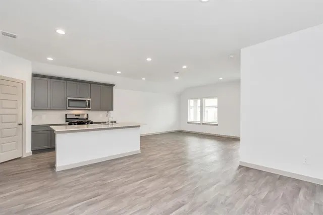 $2,500 | 606 Thunder Cloud Drive, Baytown, TX 77523