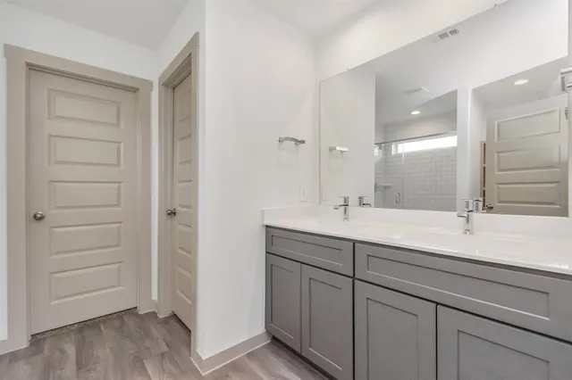 $2,500 | 606 Thunder Cloud Drive, Baytown, TX 77523