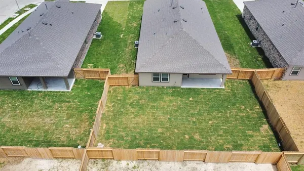 $2,500 | 606 Thunder Cloud Drive, Baytown, TX 77523