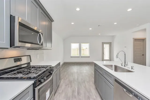 $2,500 | 606 Thunder Cloud Drive, Baytown, TX 77523